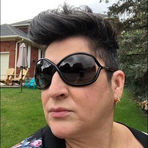 Meet your Posher, Enza